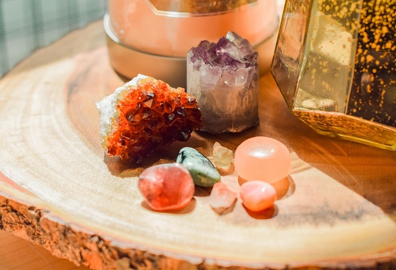 The 6 Best Crystals for Meditation and How to Use Them Through the Phases
