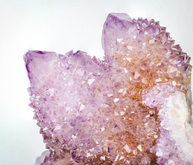The 6 Best Crystals for Meditation and How to Use Them Through the Phases