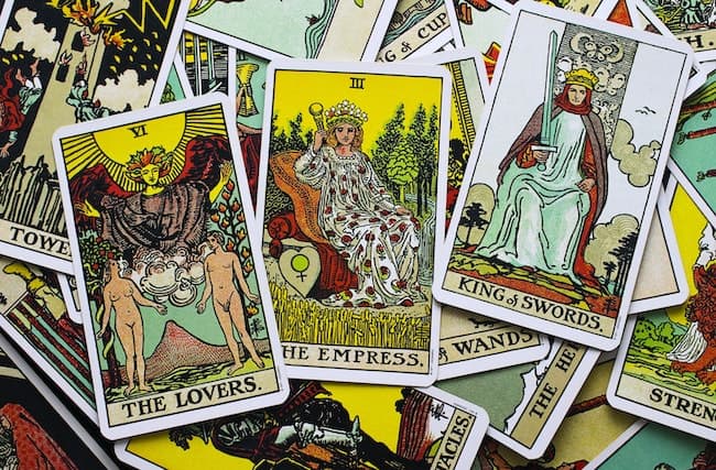 Tarot Reading Tips: 11 Tarot Practice Exercises for Beginners