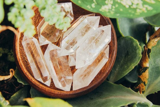 clear quartz meditation crystals